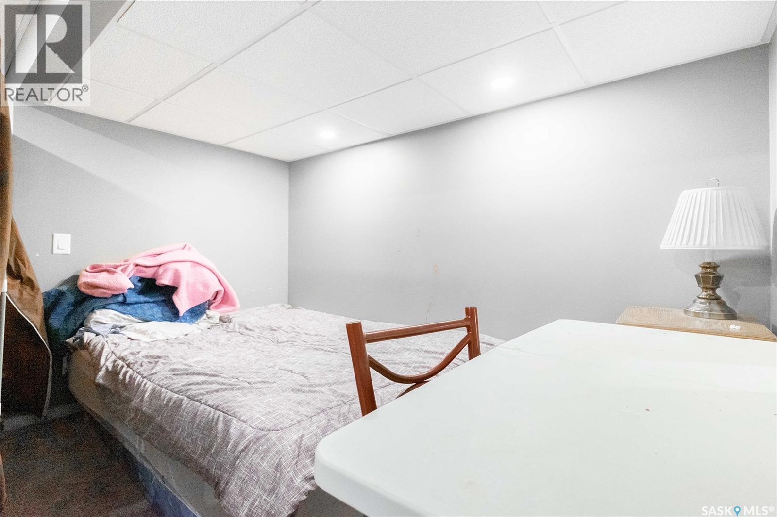 92 Bell Street, Regina, SK - Indoor Photo Showing Bedroom