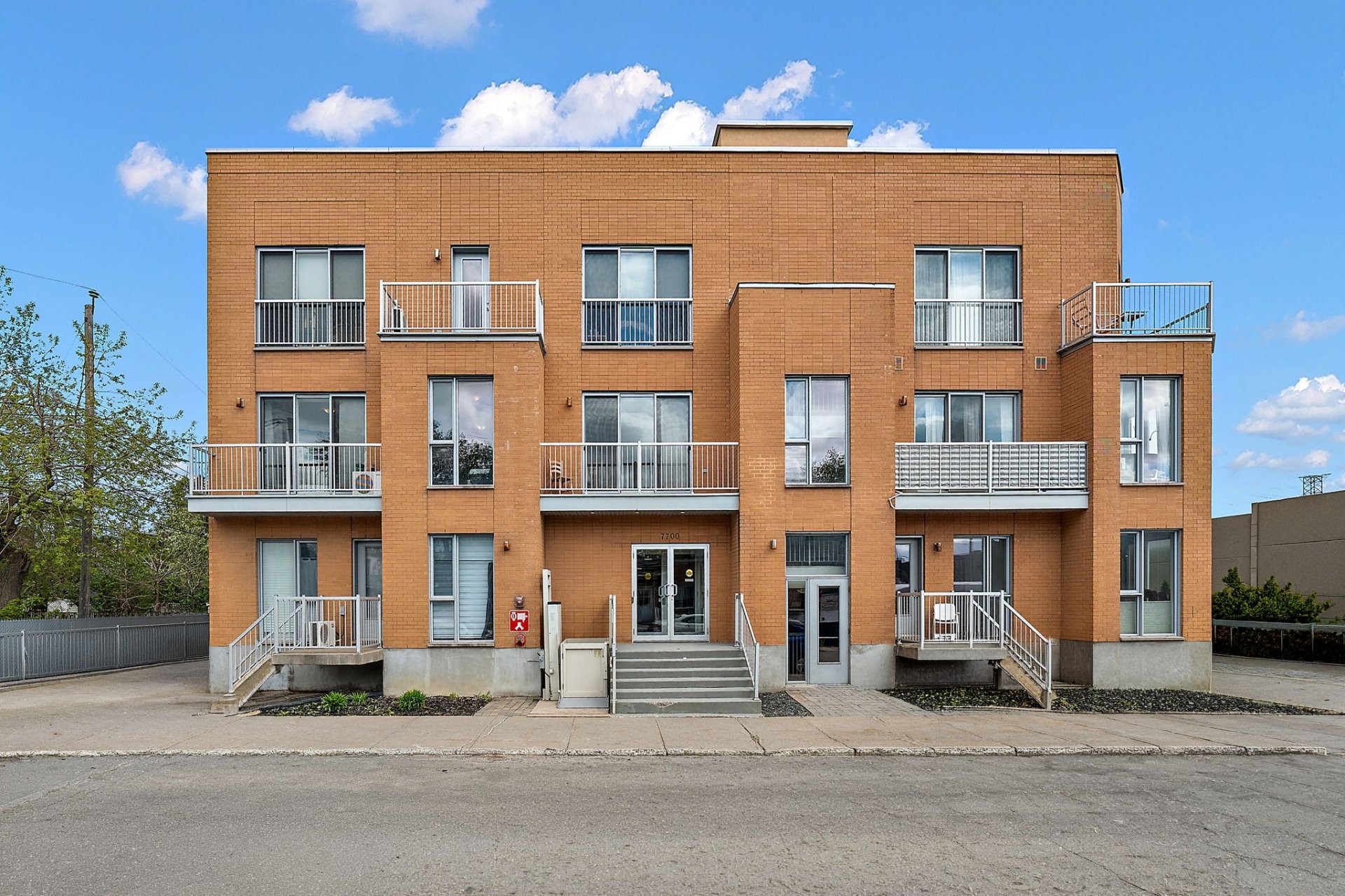 Façade - 210-7700 Rue De Lavaltrie, Montréal (Mercier/Hochelaga-Maisonneuve), QC - Outdoor With Facade