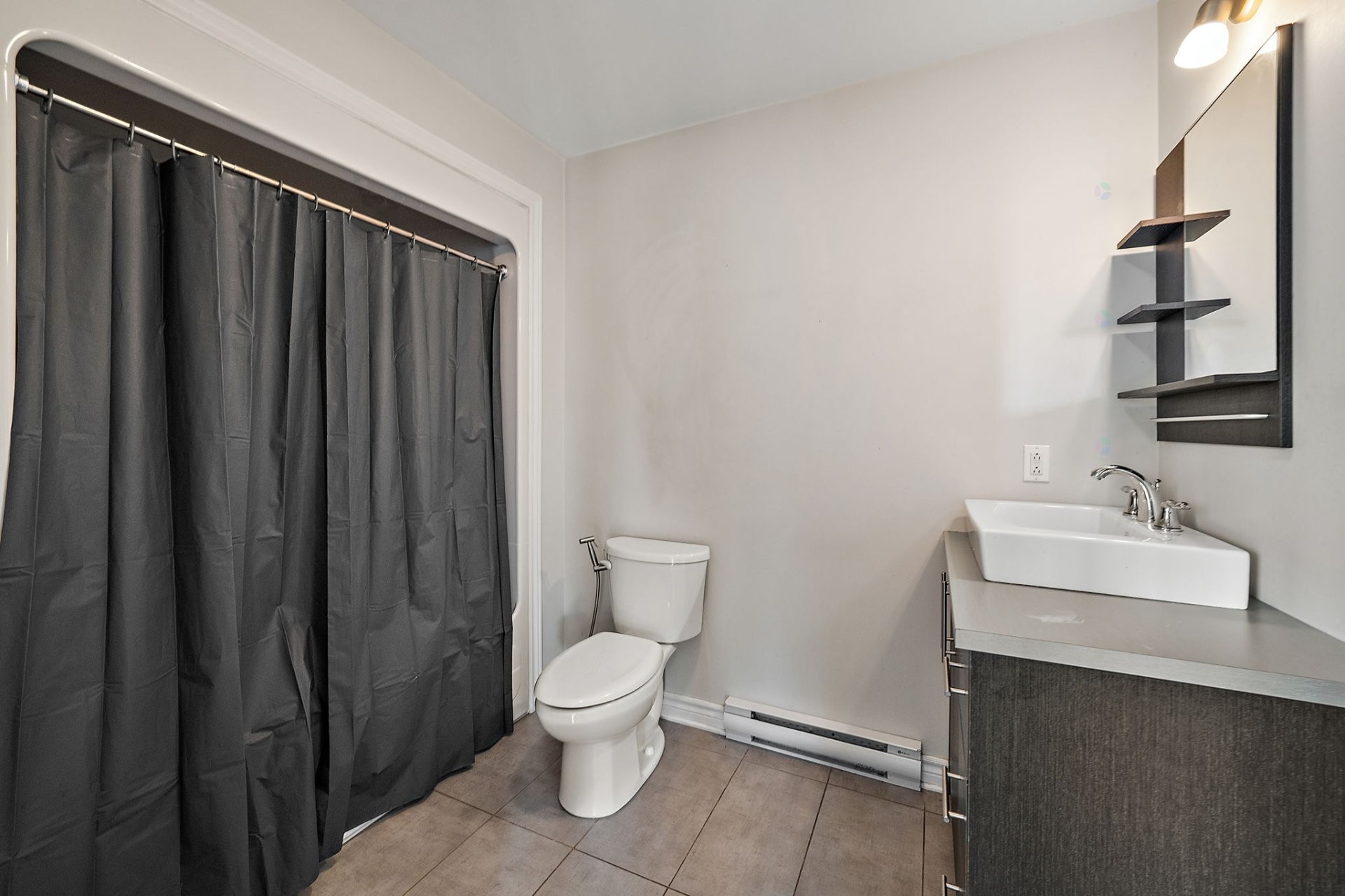Salle de bains - 210-7700 Rue De Lavaltrie, Montréal (Mercier/Hochelaga-Maisonneuve), QC - Indoor Photo Showing Bathroom