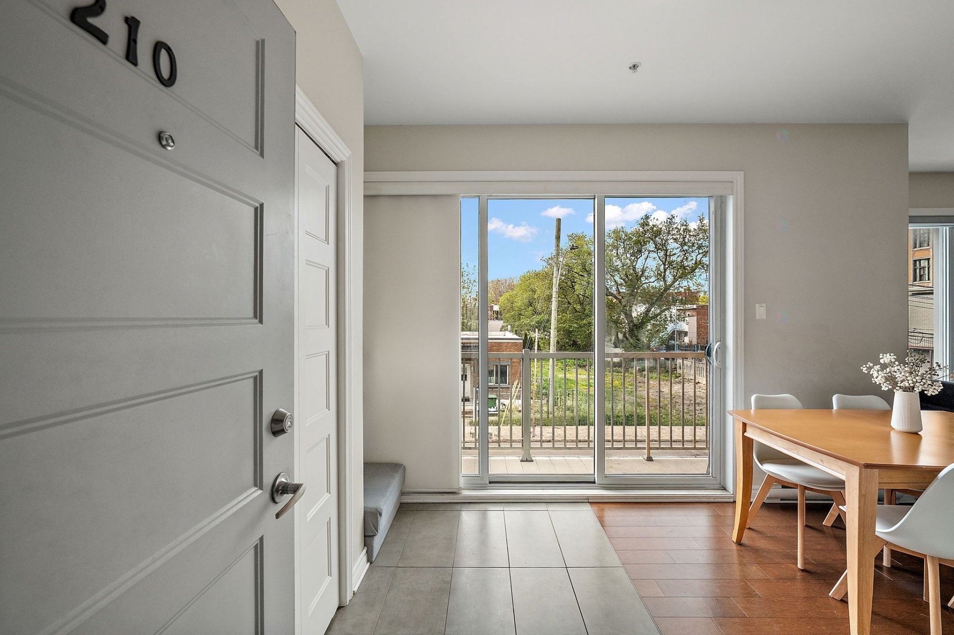 Hall d'entrée/Vestibule - 210-7700 Rue De Lavaltrie, Montréal (Mercier/Hochelaga-Maisonneuve), QC - Indoor Photo Showing Dining Room