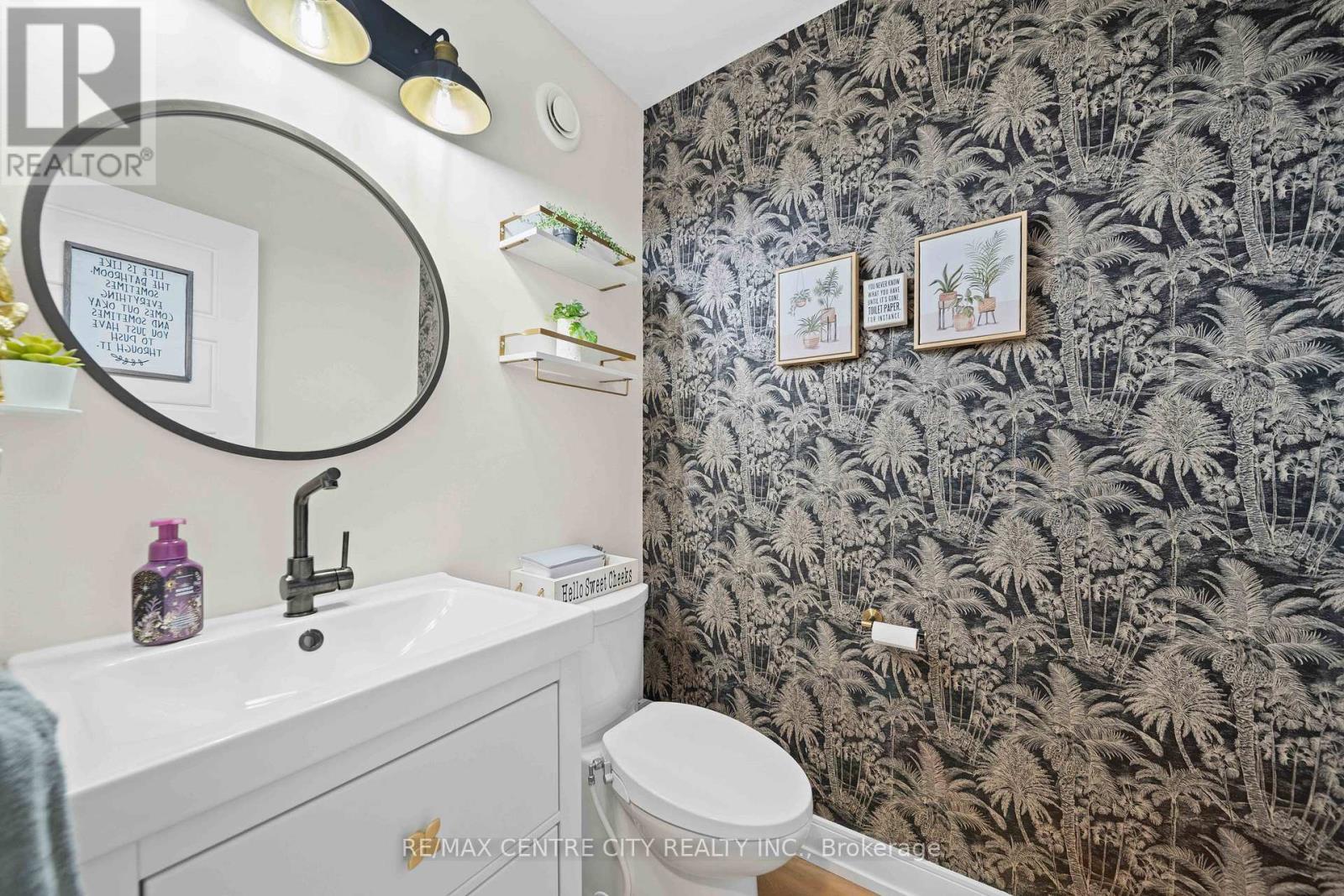 Adorable 2pc Bath - 76 Styles Drive, St. Thomas, ON - Indoor Photo Showing Bathroom