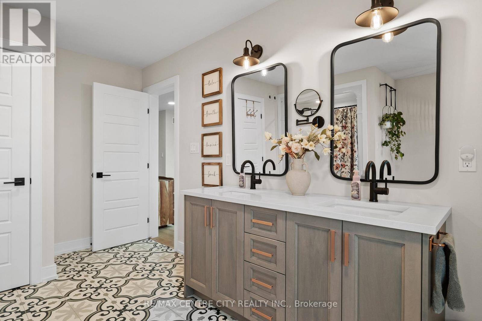 Ensuite Offers Double Sinks - 76 Styles Drive, St. Thomas, ON - Indoor Photo Showing Other Room