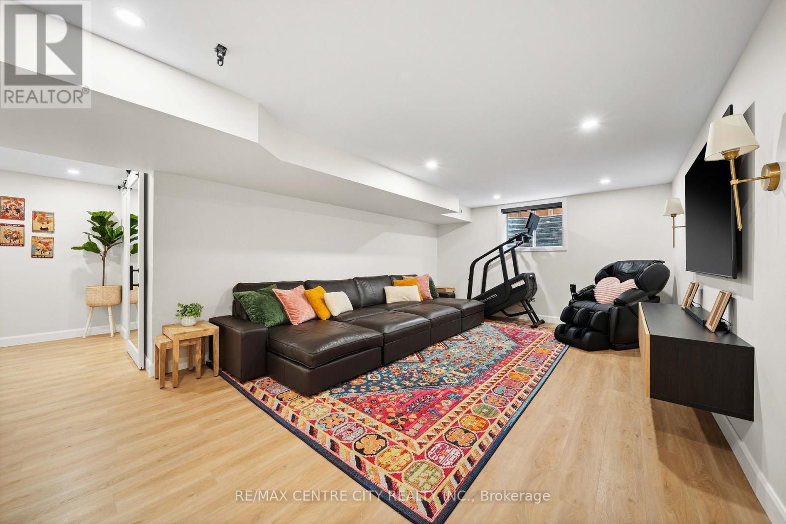 Large Rec Room for Lounging - 76 Styles Drive, St. Thomas, ON - Indoor