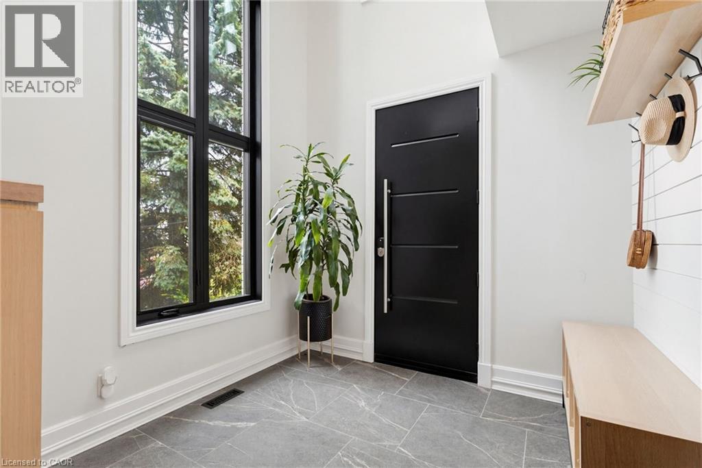 28 Undercliffe Avenue, Hamilton, ON - Indoor Photo Showing Other Room