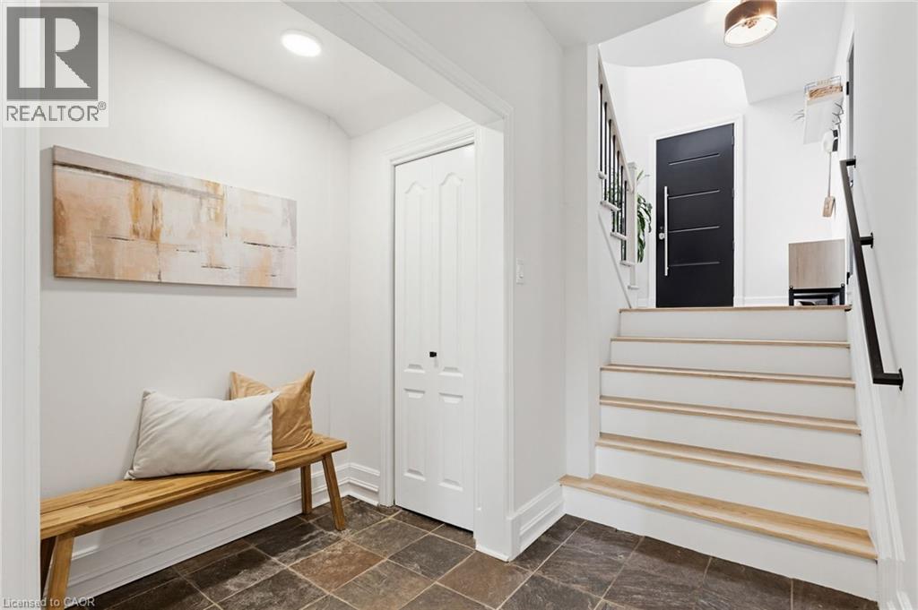 28 Undercliffe Avenue, Hamilton, ON - Indoor Photo Showing Other Room