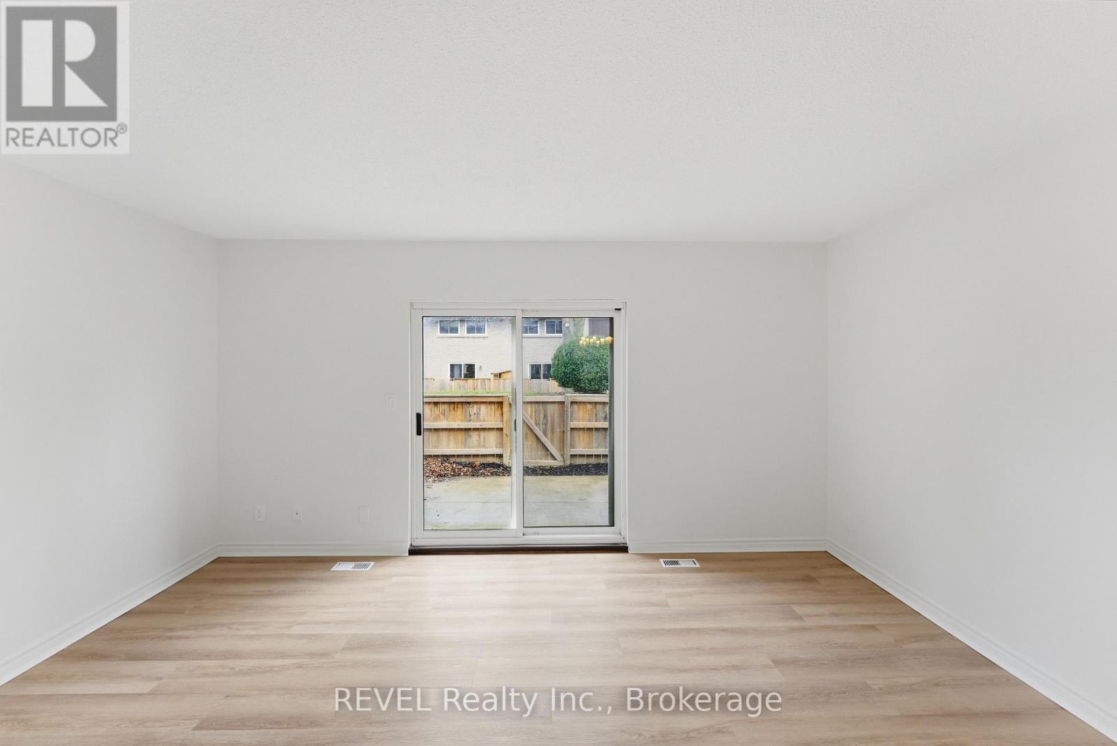 15 - 151 Linwell Road, St. Catharines (Lakeport), ON - Indoor Photo Showing Other Room