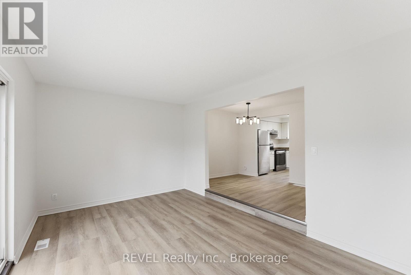 15 - 151 Linwell Road, St. Catharines (Lakeport), ON - Indoor Photo Showing Other Room