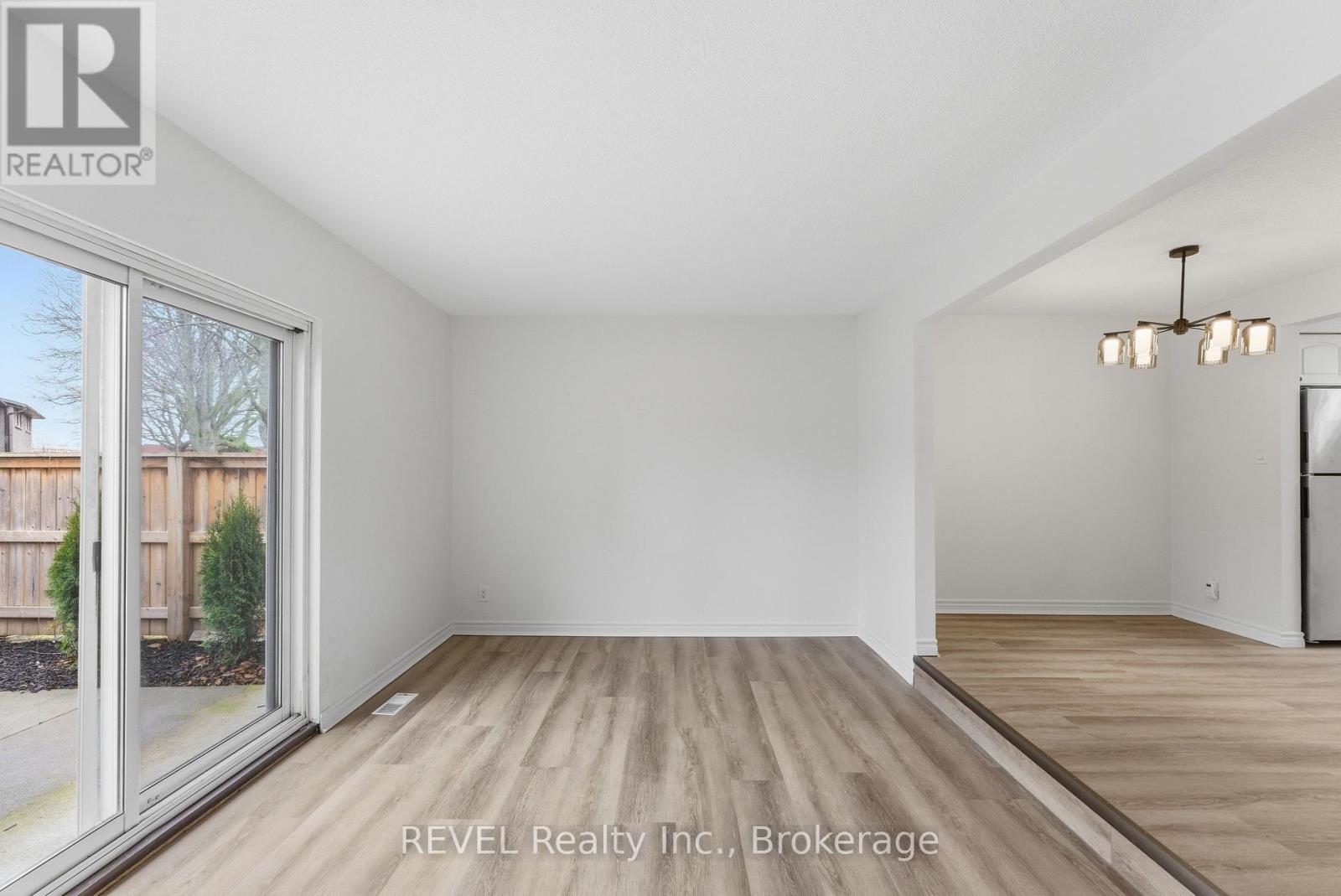 15 - 151 Linwell Road, St. Catharines (Lakeport), ON - Indoor Photo Showing Other Room