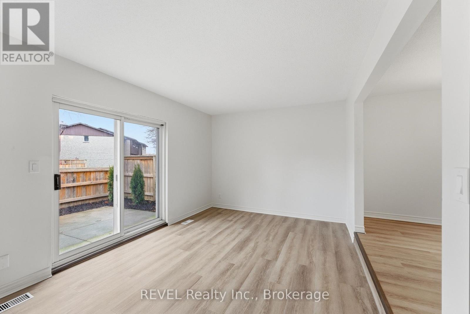 15 - 151 Linwell Road, St. Catharines (Lakeport), ON - Indoor Photo Showing Other Room