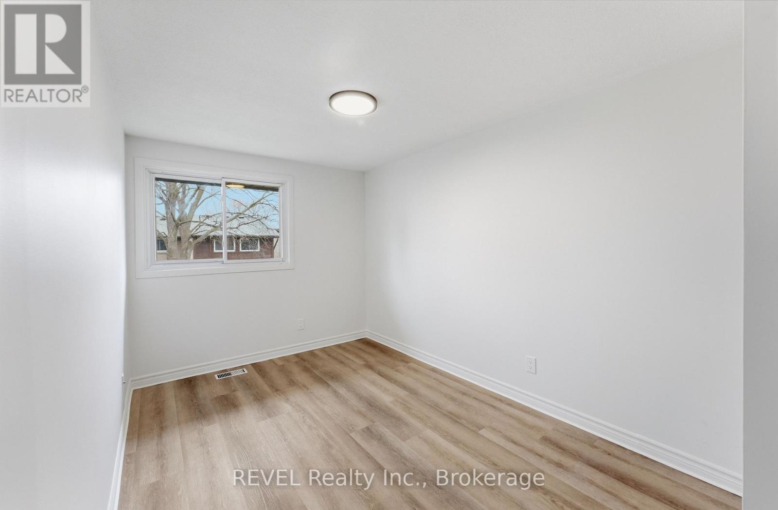 15 - 151 Linwell Road, St. Catharines (Lakeport), ON - Indoor Photo Showing Other Room