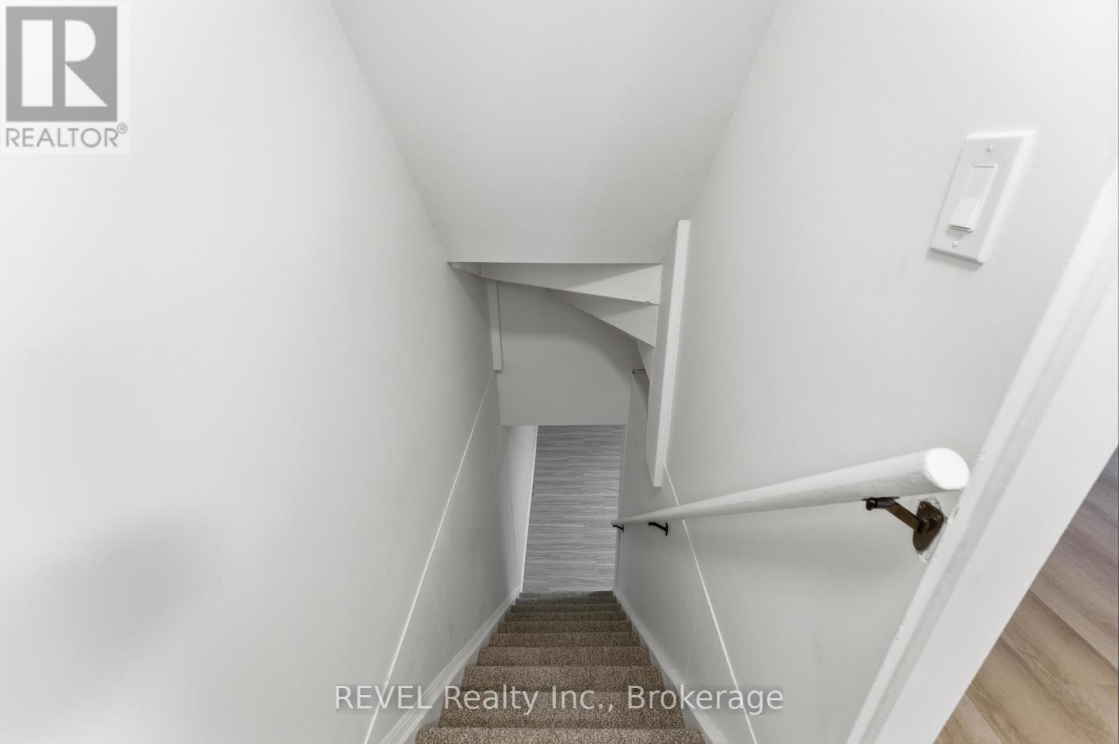 15 - 151 Linwell Road, St. Catharines (Lakeport), ON - Indoor