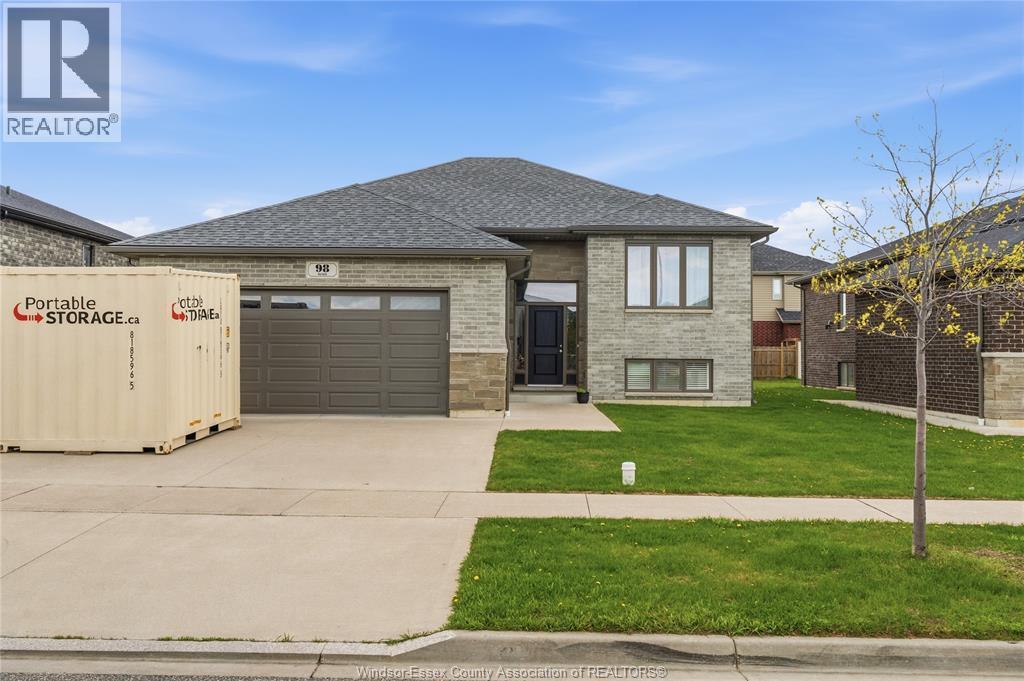 98 Peter Avenue, Leamington, ON - Outdoor