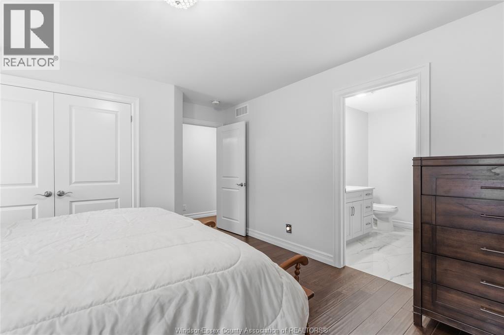 98 Peter Avenue, Leamington, ON - Indoor Photo Showing Bedroom