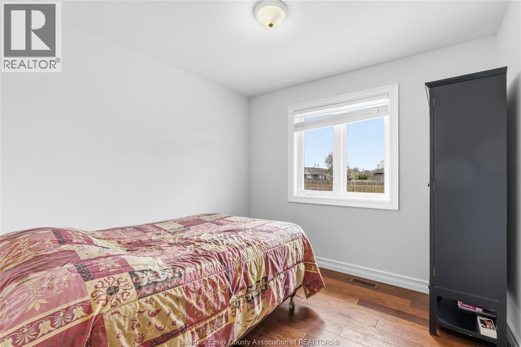 98 Peter Avenue, Leamington, ON - Indoor Photo Showing Bedroom