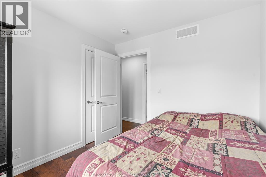 98 Peter Avenue, Leamington, ON - Indoor Photo Showing Bedroom