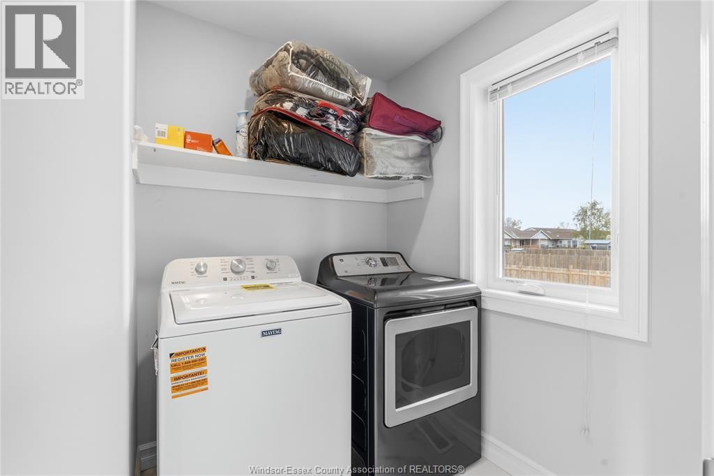 98 Peter Avenue, Leamington, ON - Indoor Photo Showing Laundry Room