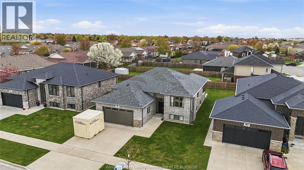 98 Peter Avenue, Leamington, ON - Outdoor