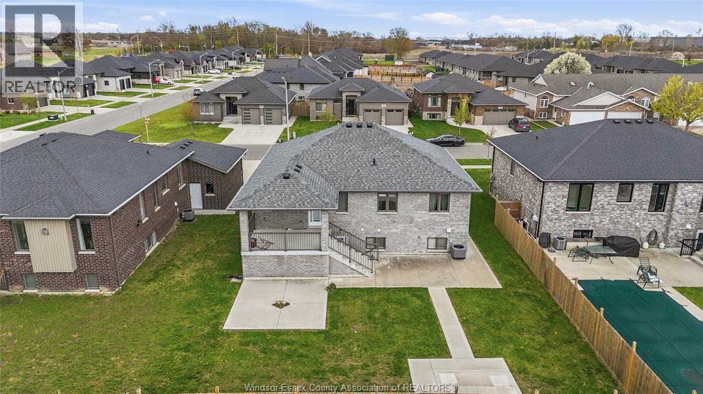 98 Peter Avenue, Leamington, ON - Outdoor