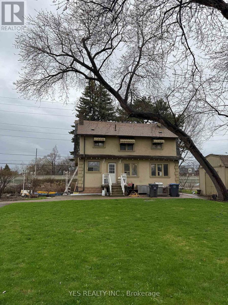 199 North Service Road, Mississauga, ON - Outdoor