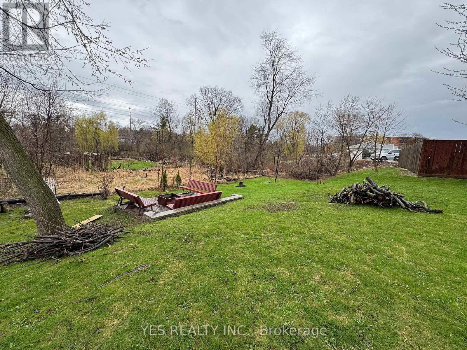 199 North Service Road, Mississauga, ON - Outdoor