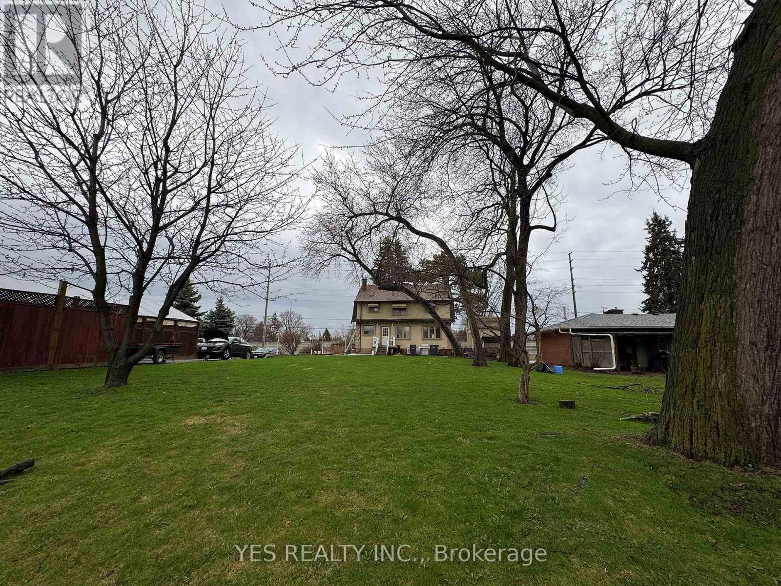199 North Service Road, Mississauga, ON - Outdoor