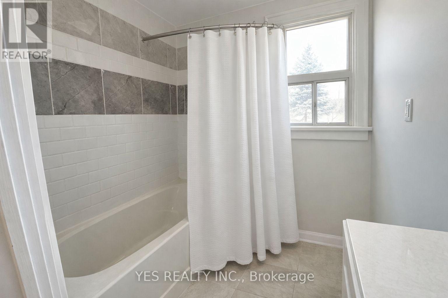 Virtually staged Image - 199 North Service Road, Mississauga, ON - Indoor Photo Showing Bathroom