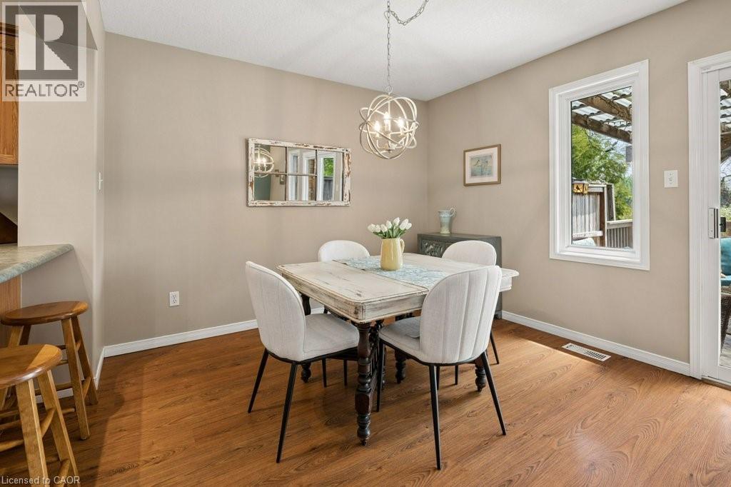 76 Stiefelmeyer Crescent, Baden, ON - Indoor Photo Showing Dining Room