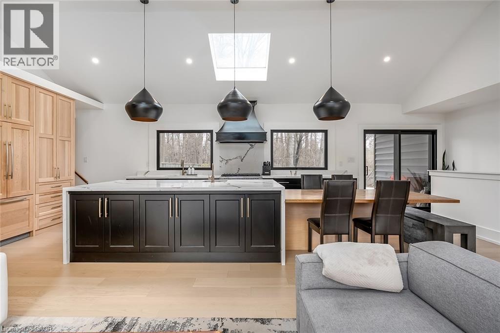 327 Goodram Drive, Burlington, ON - Indoor