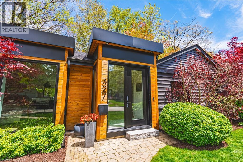 327 Goodram Drive, Burlington, ON - Outdoor