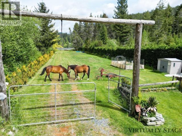 5366 Manson Ave, Powell River, BC - Outdoor
