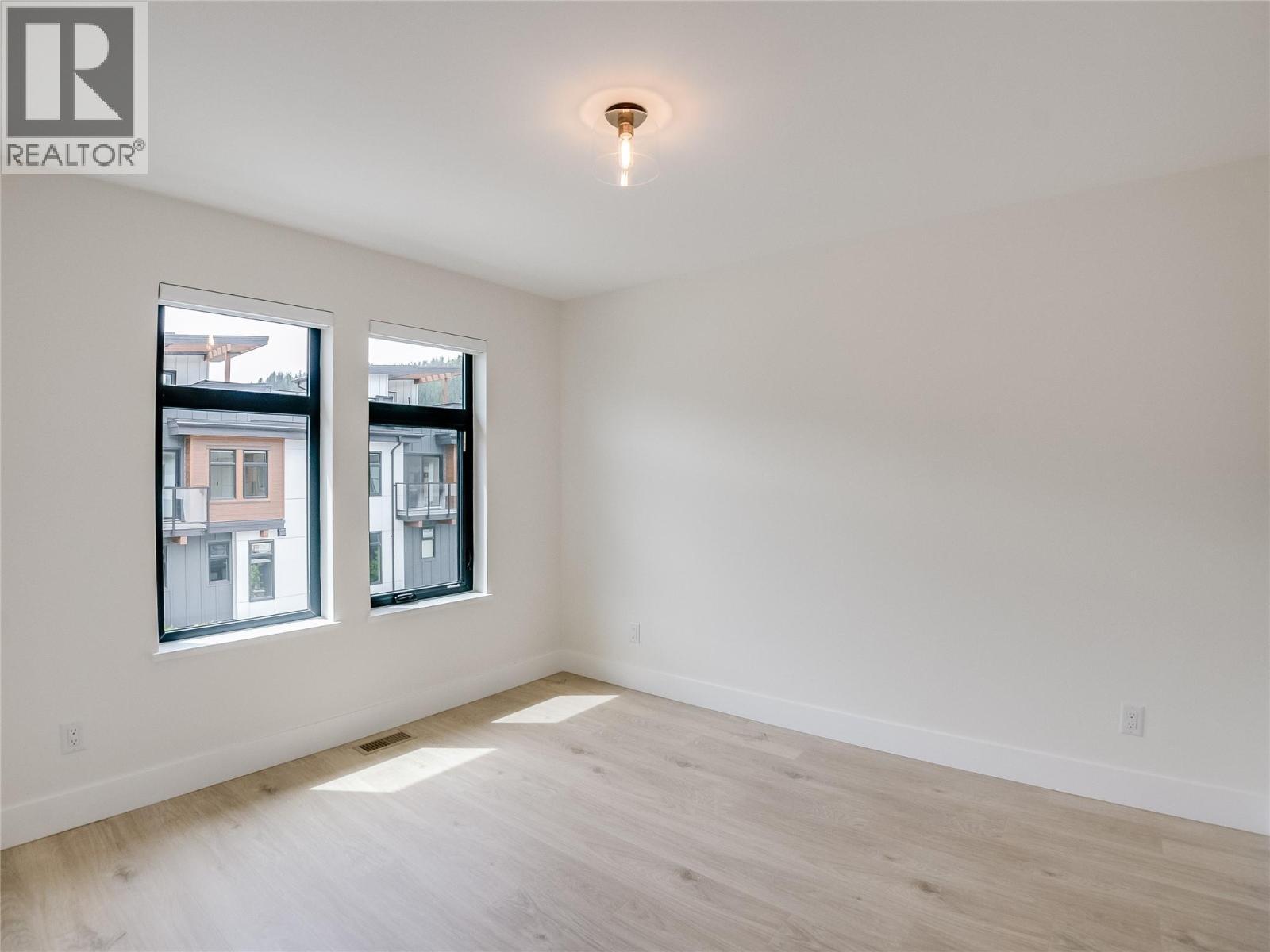 910 Lakeside Drive Unit# 208, Nelson, BC - Indoor Photo Showing Other Room