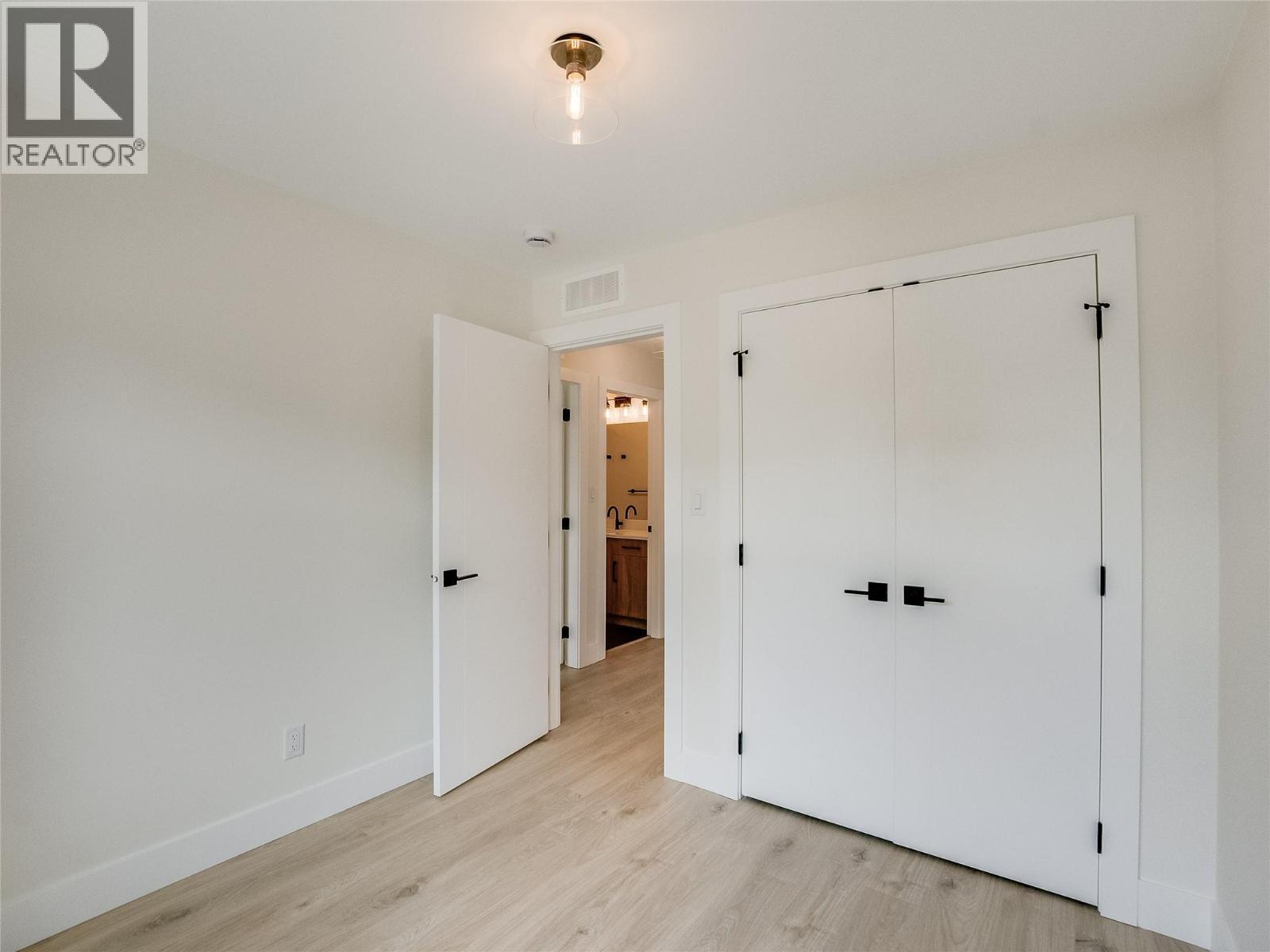 Bedroom #3 - 910 Lakeside Drive Unit# 208, Nelson, BC - Indoor Photo Showing Other Room