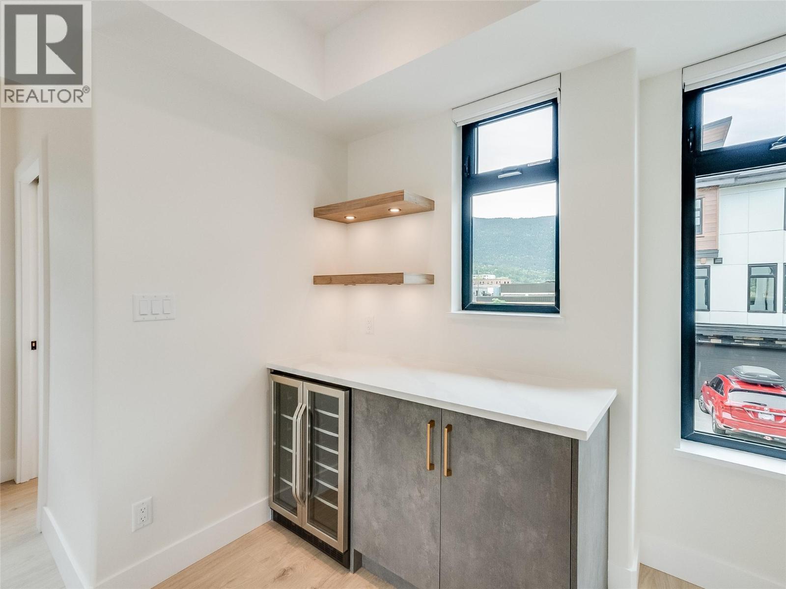 910 Lakeside Drive Unit# 208, Nelson, BC - Indoor Photo Showing Other Room