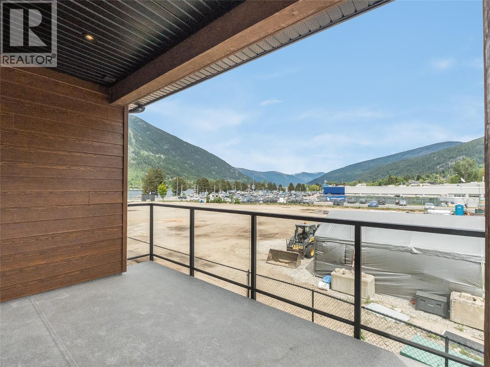 910 Lakeside Drive Unit# 208, Nelson, BC - Outdoor