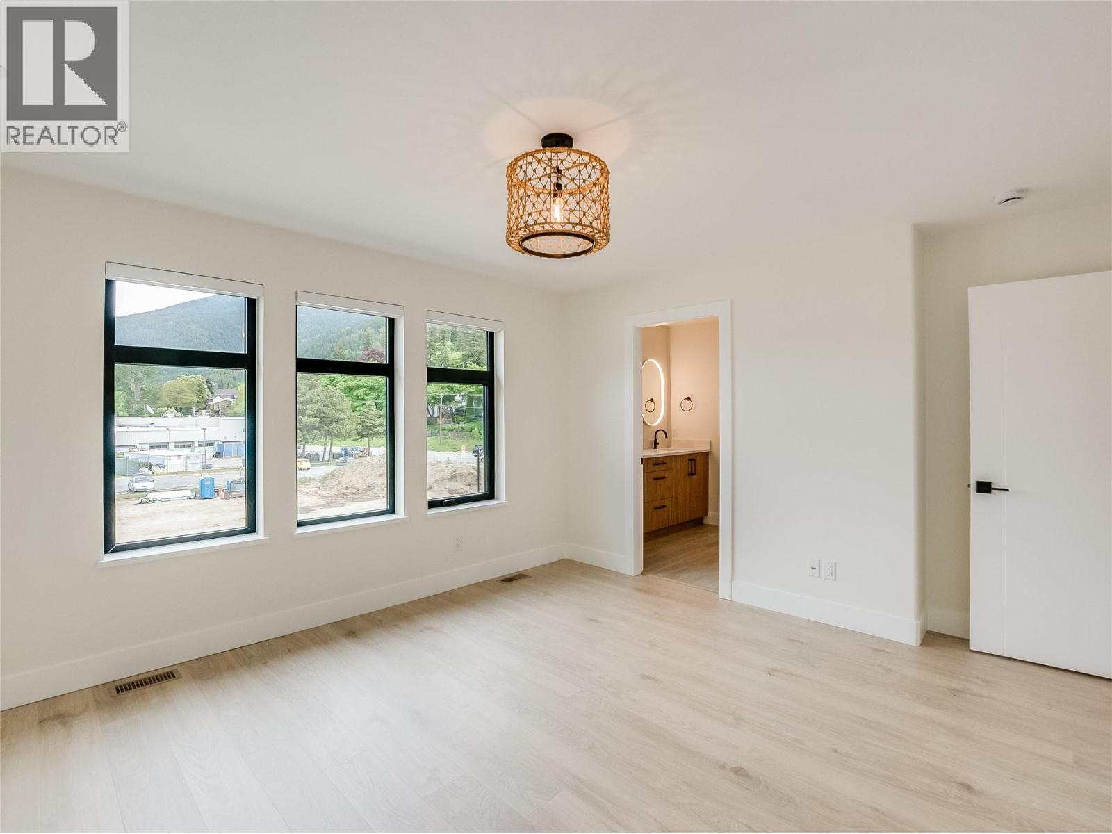 910 Lakeside Drive Unit# 208, Nelson, BC - Indoor Photo Showing Other Room
