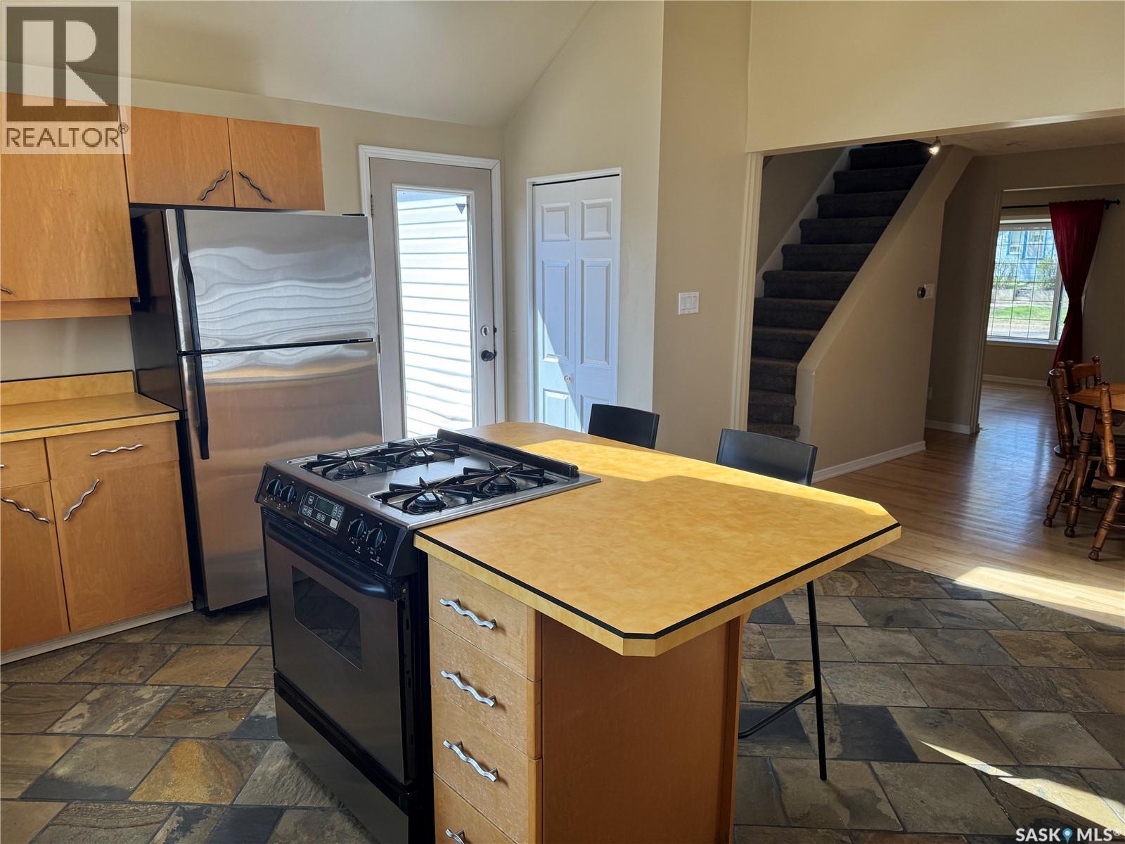 312 1St Street E, Saskatoon, SK - Indoor Photo Showing Kitchen