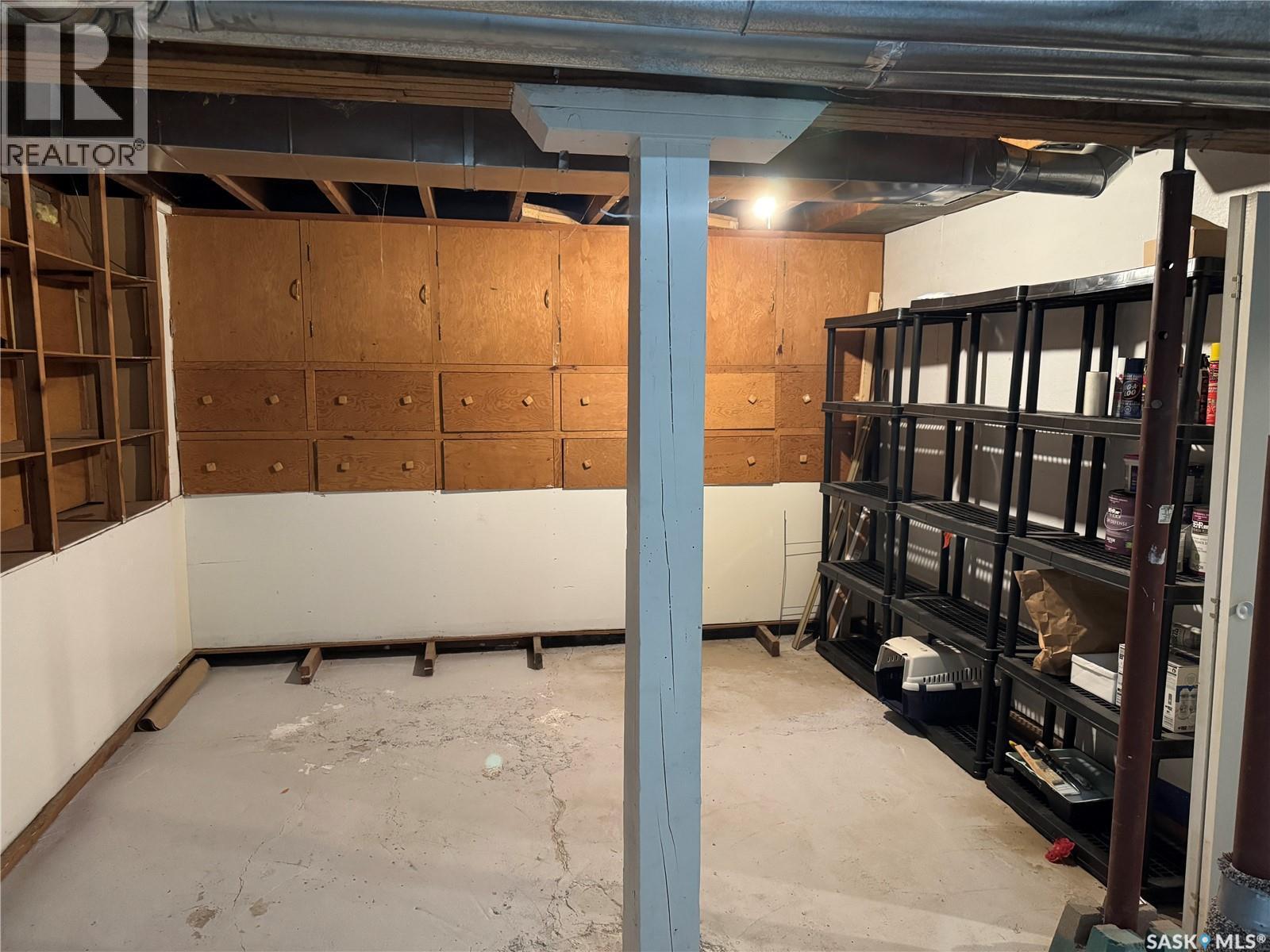 312 1St Street E, Saskatoon, SK - Indoor