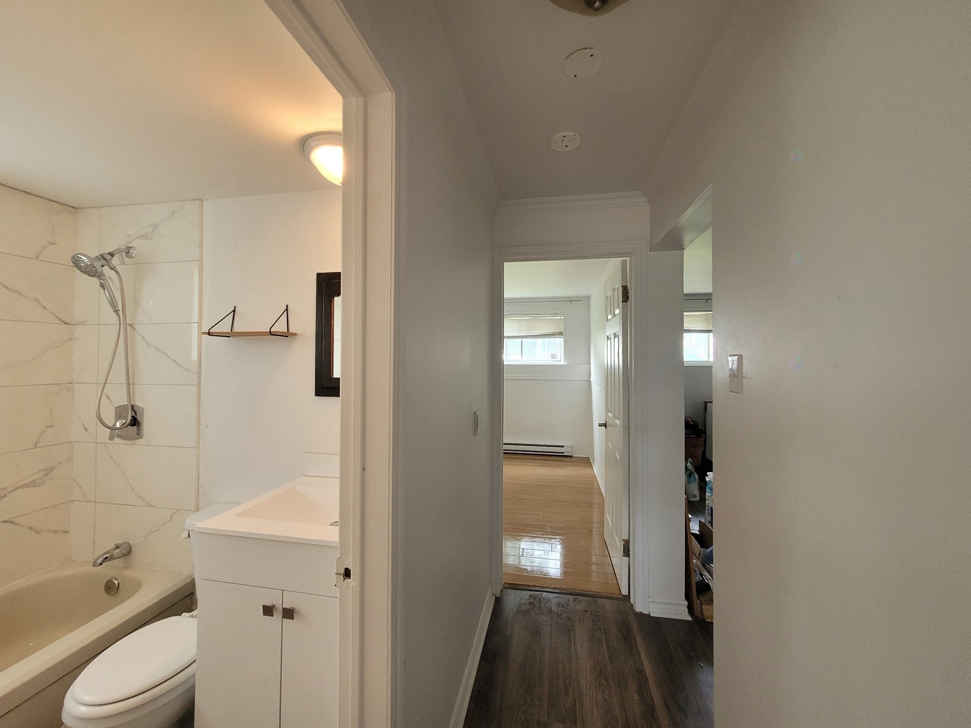 Mud Room - 2-1845 Av. Alfred, Brossard, QC - Indoor Photo Showing Bathroom