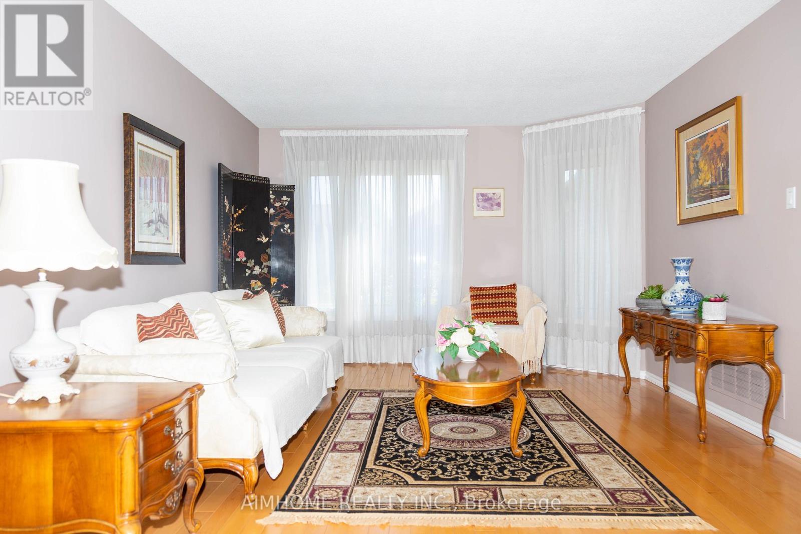 3295 Bloomfield Drive, Mississauga, ON - Indoor Photo Showing Other Room