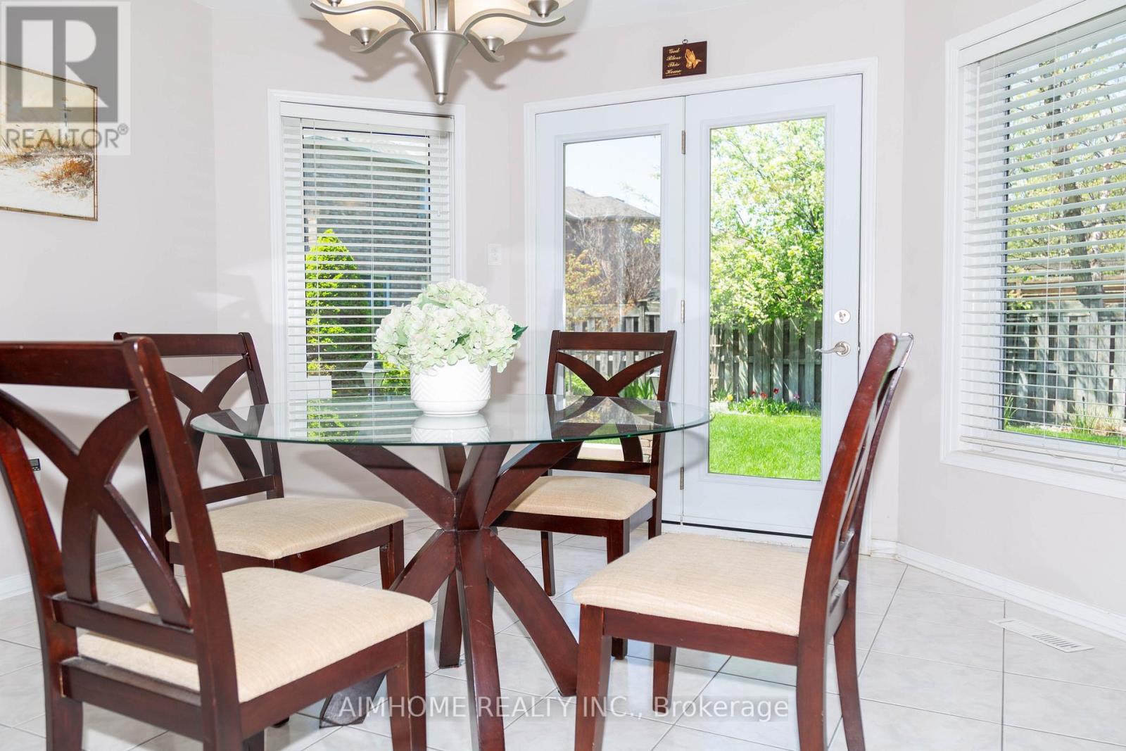 3295 Bloomfield Drive, Mississauga, ON - Indoor