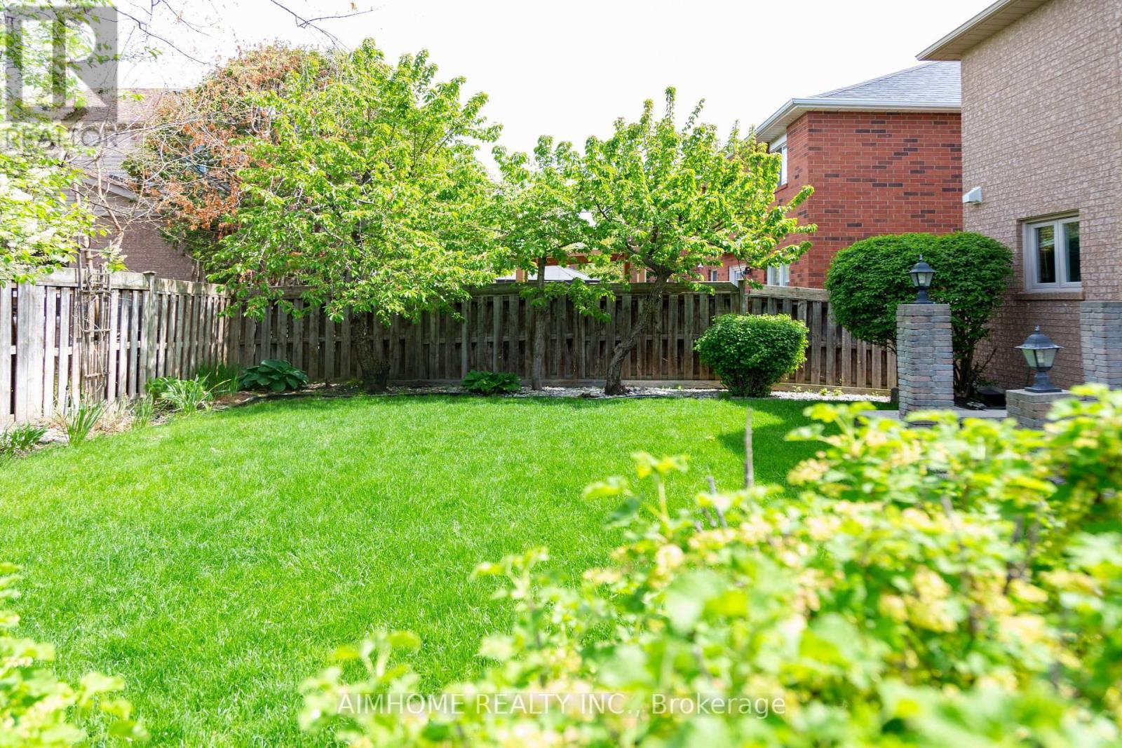 3295 Bloomfield Drive, Mississauga, ON - Outdoor