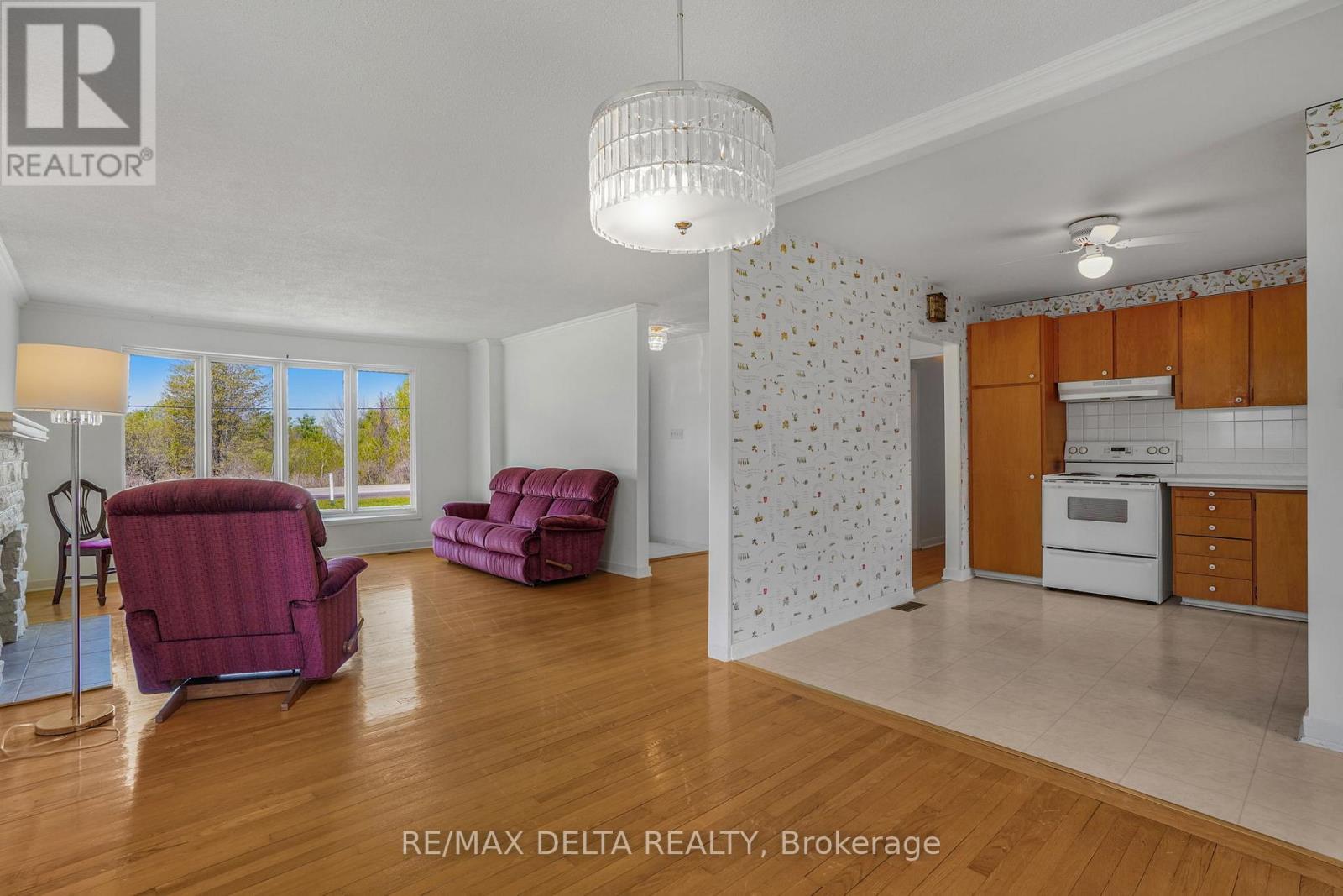 Kitchen at the right. - 3295 Highway 34 Highway, Champlain, ON