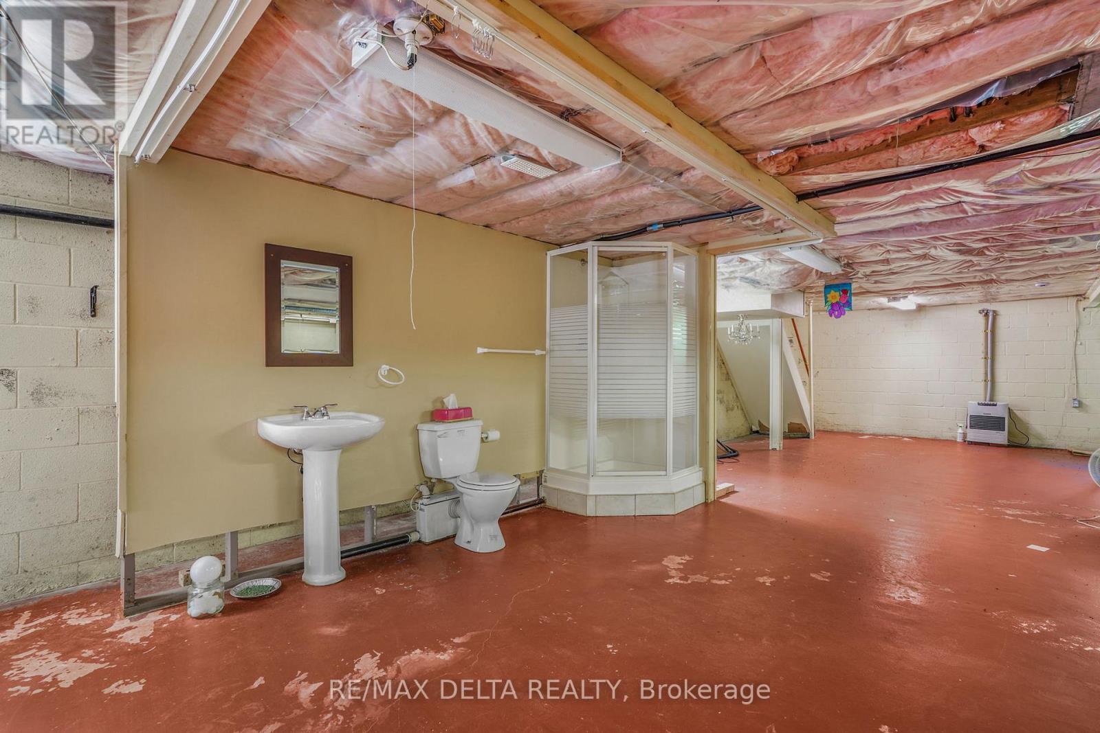 Sink, toilet and shower in basement. - 3295 Highway 34 Highway, Champlain, ON