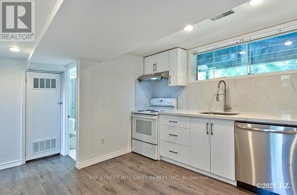 Lower - 27 Heathview Avenue, Toronto, ON - Indoor Photo Showing Kitchen