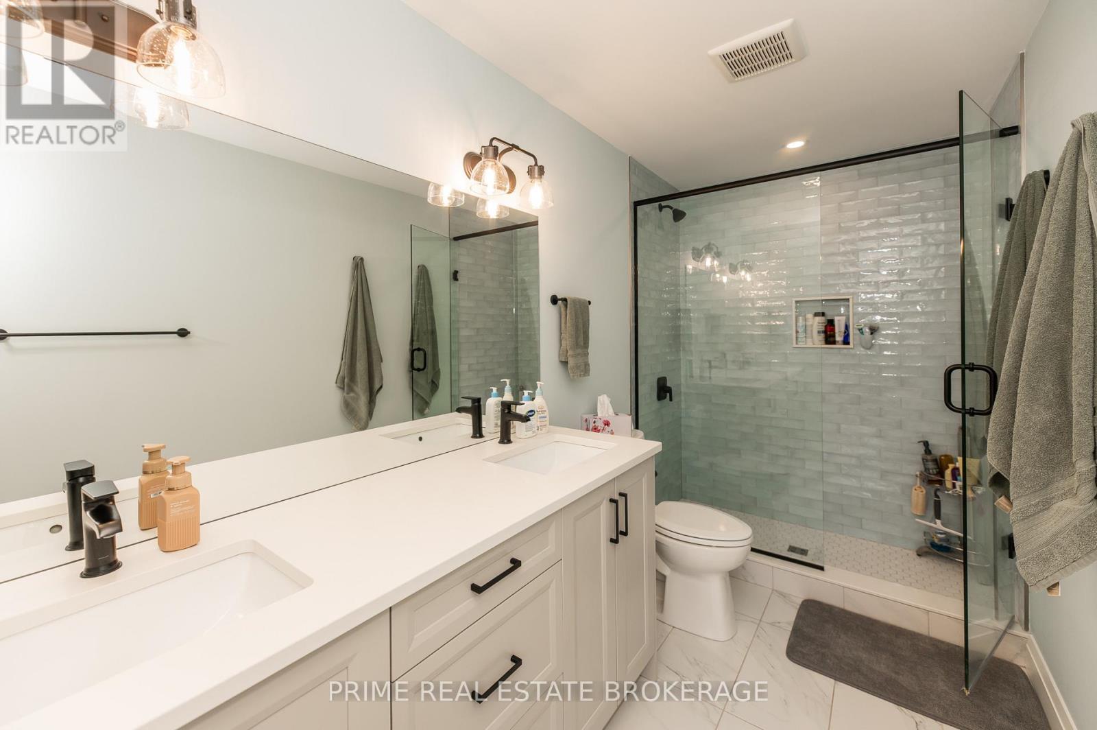 51 Compass Trail, Central Elgin, ON - Indoor Photo Showing Bathroom