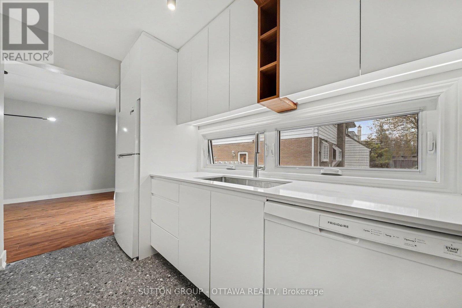 73 Scrivens Street, Ottawa, ON - Indoor Photo Showing Kitchen