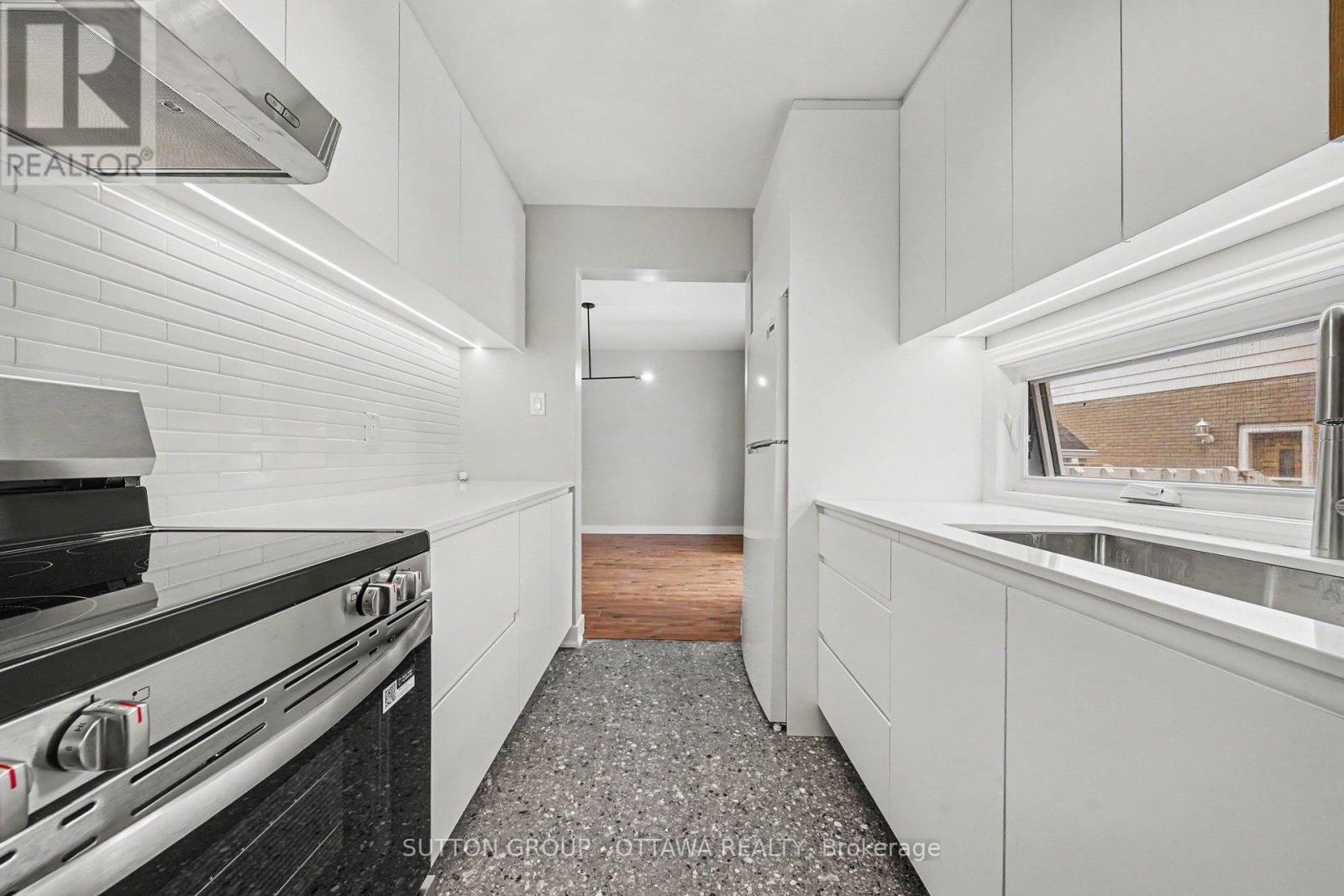 73 Scrivens Street, Ottawa, ON - Indoor Photo Showing Kitchen