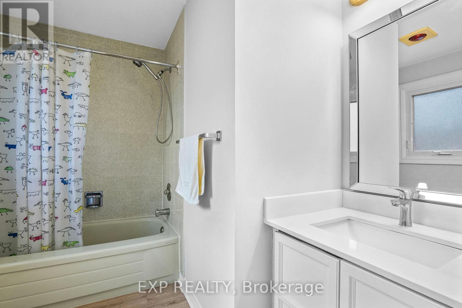 24 Juniper Crescent, Markham, ON - Indoor Photo Showing Bathroom