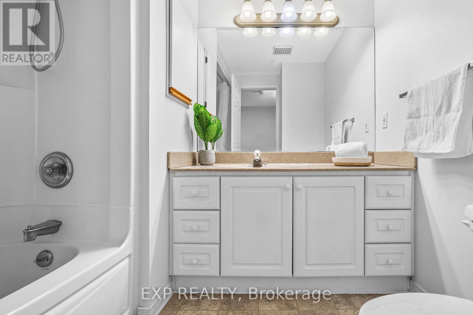 24 Juniper Crescent, Markham, ON - Indoor Photo Showing Bathroom