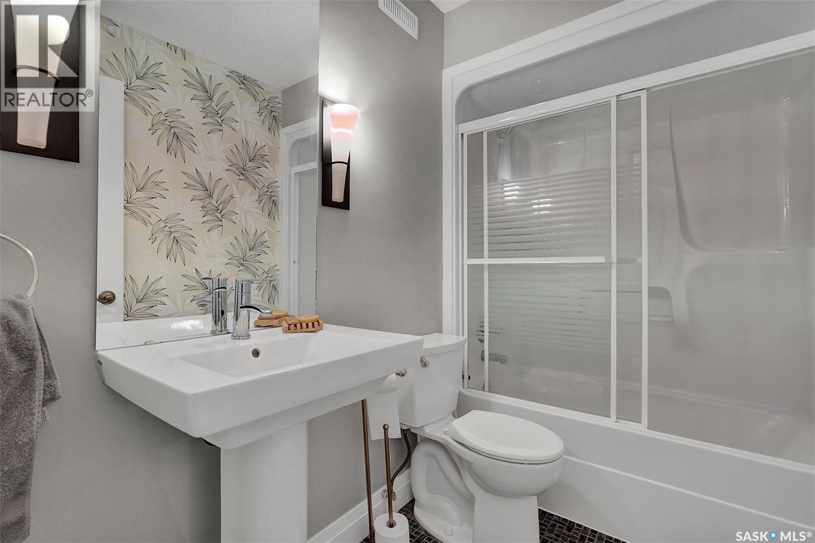 8531 Thurston Crescent, Regina, SK - Indoor Photo Showing Bathroom